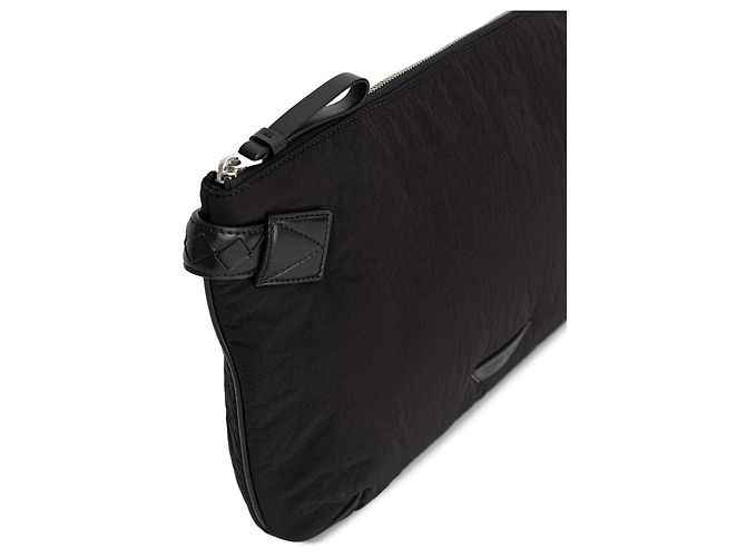 Bottega Veneta Clutch in nylon nero - vista 4