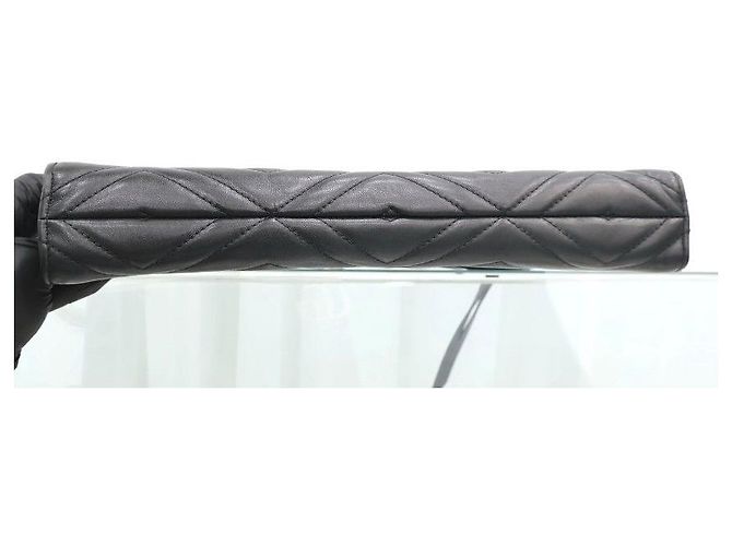 Gucci Clutch Marmont Matelassé Black Gold - vista 4