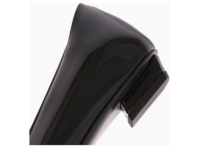 Roger Vivier Décolleté Bell Bivière Black Low Heel Pumps - vista 9