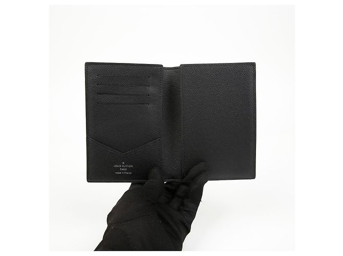 Louis Vuitton Portapassaporto Monogram Eclipse - vista 7