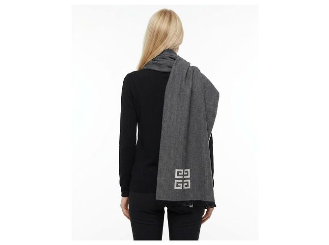 Sciarpa Givenchy in lana grigia - vista 4