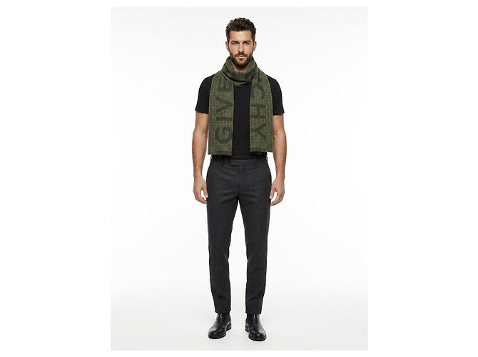 Sciarpa Givenchy verde in lana cashmere e seta - vista 3