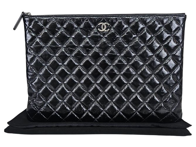Clutch Chanel 19 in vernice marrone - vista 2