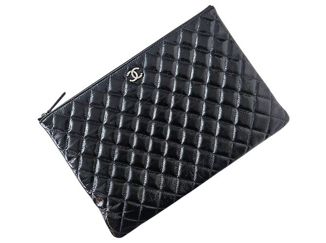 Clutch Chanel 19 in vernice marrone - vista 3