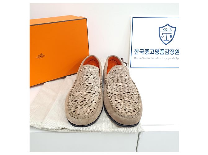 Mocassini Hermès in camoscio beige - vista 2