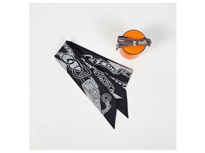 Pañuelo de seda Hermès Twilly marrón - vista 36