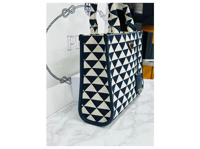 Prada Saco de ombro tote em jacquard Symbol - vista 4
