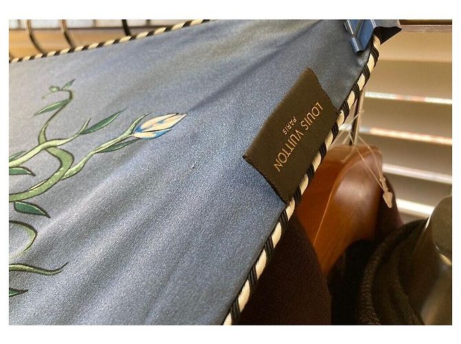 Louis Vuitton Coperta in seta leopardata Navy - vista 5