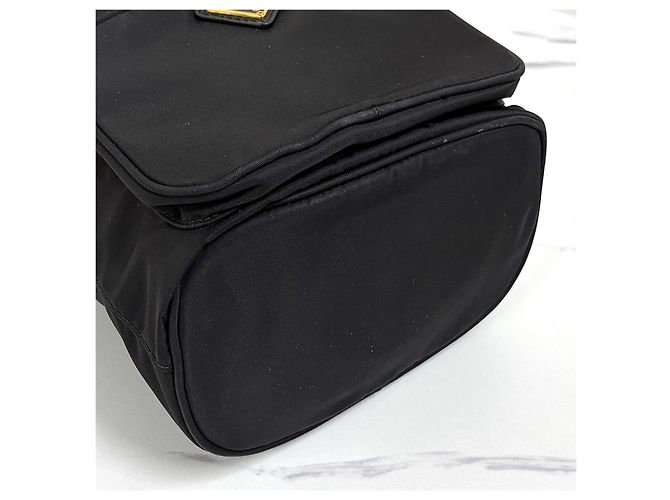 Prada Borsa bucket in nylon con logo triangolare e coulisse Nero - vista 13