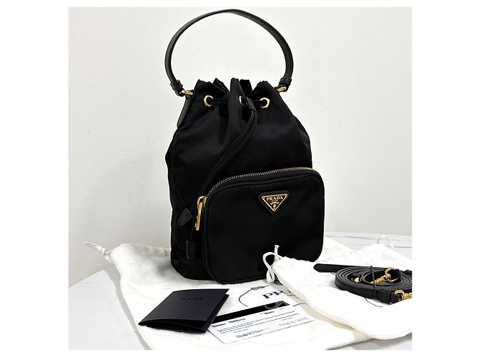 Prada Borsa bucket in nylon con logo triangolare e coulisse Nero - vista 2