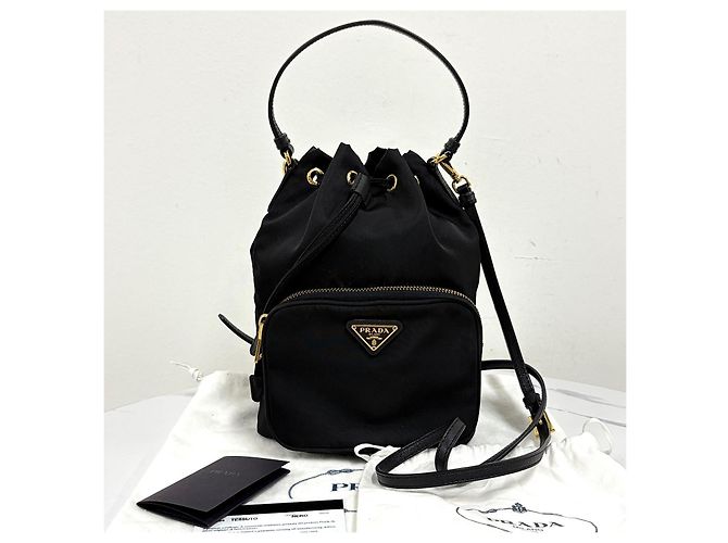 Prada Borsa bucket in nylon con logo triangolare e coulisse Nero - vista 5
