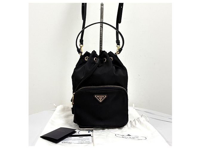 Prada Borsa bucket in nylon con logo triangolare e coulisse Nero - vista 7