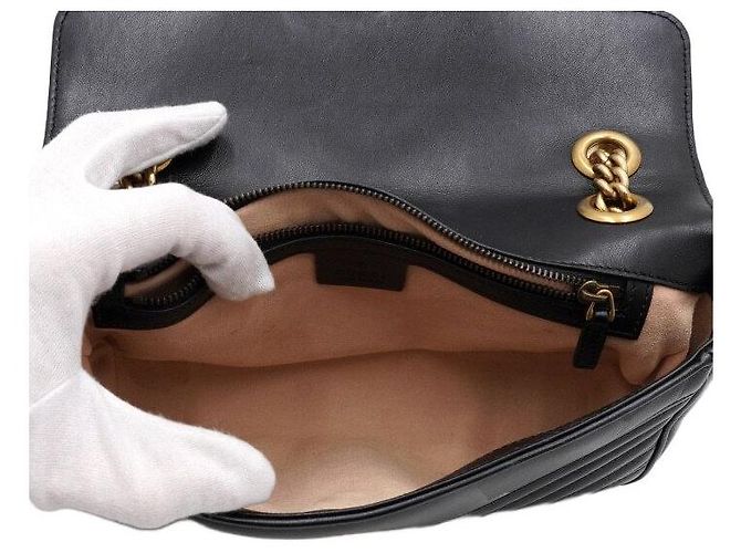 Gucci Borsa a tracolla matelassé chevron nera con catena dorata - vista 6
