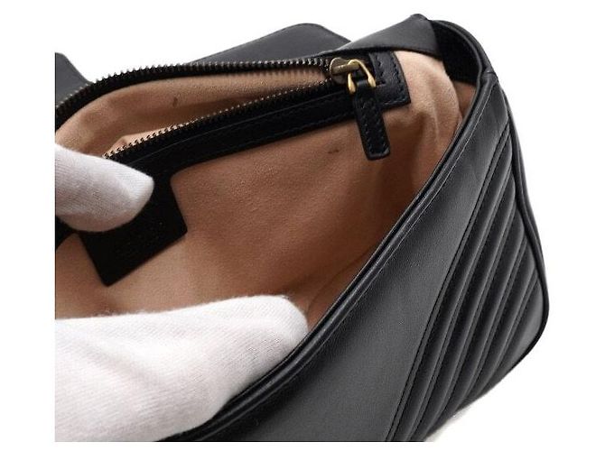 Gucci Borsa a tracolla matelassé chevron nera con catena dorata - vista 9