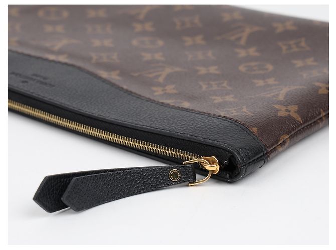 Louis Vuitton Daily Monogram Canvas Pouch Black - Ansicht 10