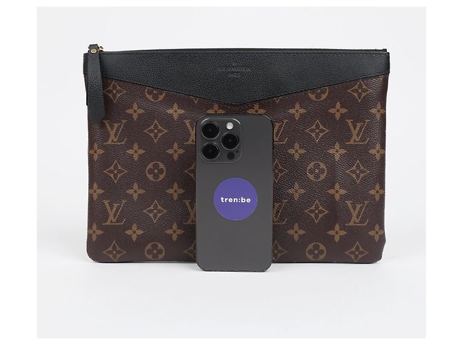 Louis Vuitton Daily Monogram Canvas Pouch Black - Ansicht 13