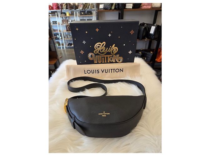 Louis Vuitton Lowkey Borsello nero in pelle - vista 5