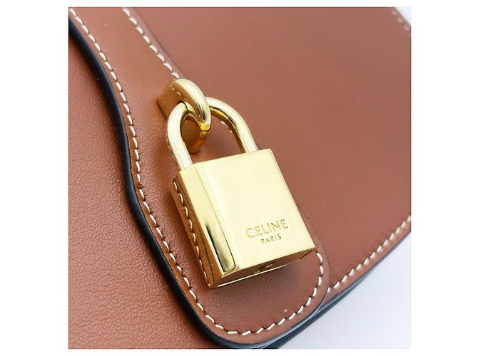 Céline Borsa a pochette e a tracolla in vitello marrone con tracolla tan - vista 8