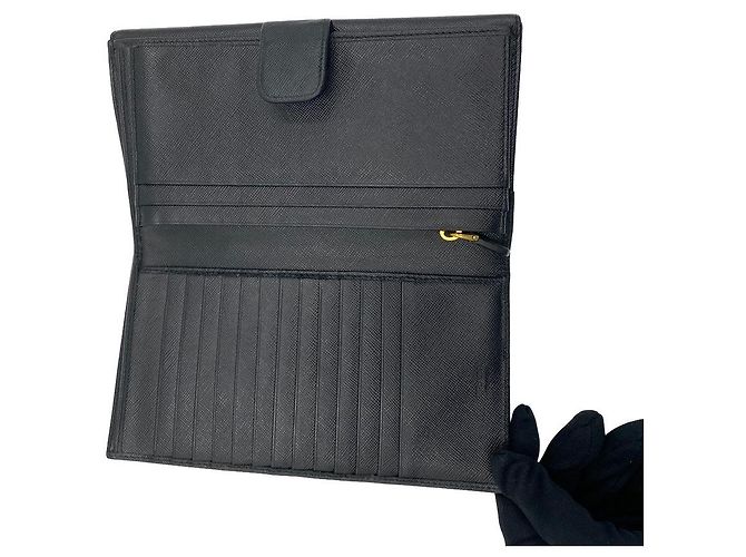 Prada Saffiano Leder-Klappbörse mit Metall-Logo - Ansicht 19