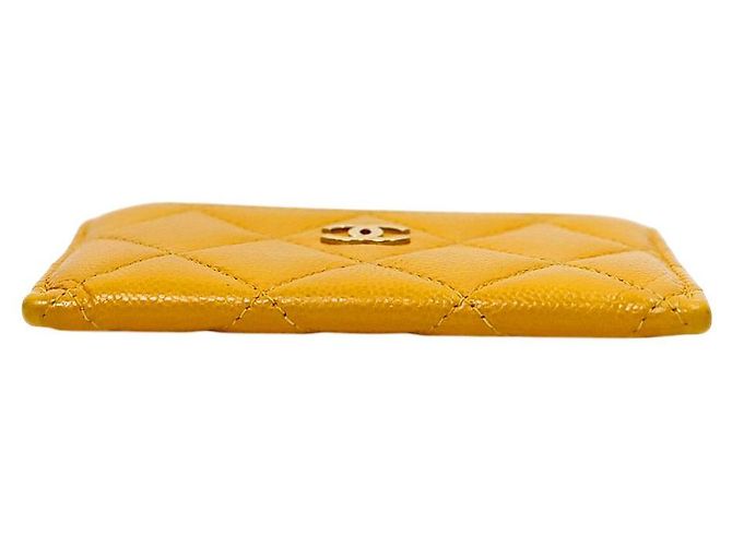 Chanel Tarjetero cartera de piel caviar amarilla - vista 4