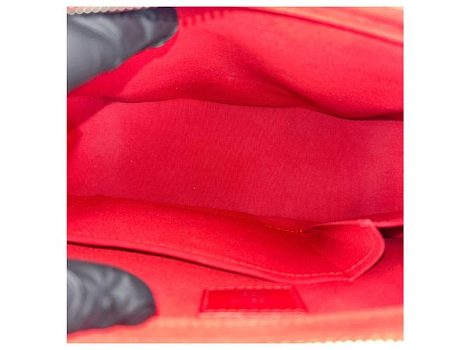 Louis Vuitton Borsa a tracolla Turenne in Epi rossa - vista 9