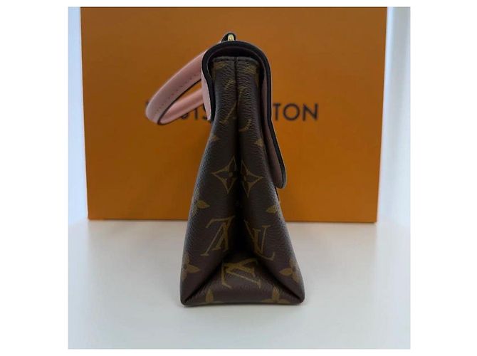 Louis Vuitton Bolsa Tote Monogram Rocky BB - vista 3