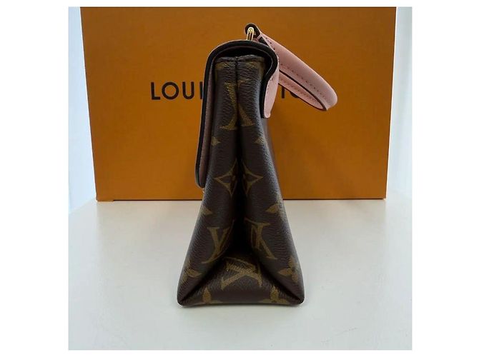 Louis Vuitton Bolsa Tote Monogram Rocky BB - vista 4