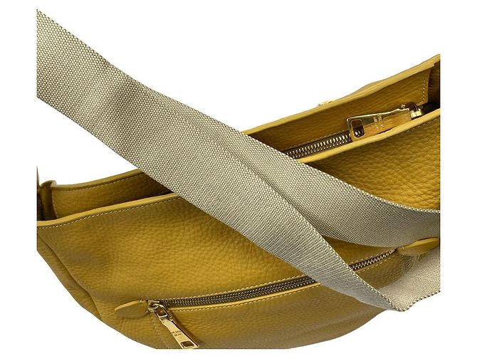 Prada Borsa a tracolla con tasca zip in pelle Vitello Daino Mustard - vista 10