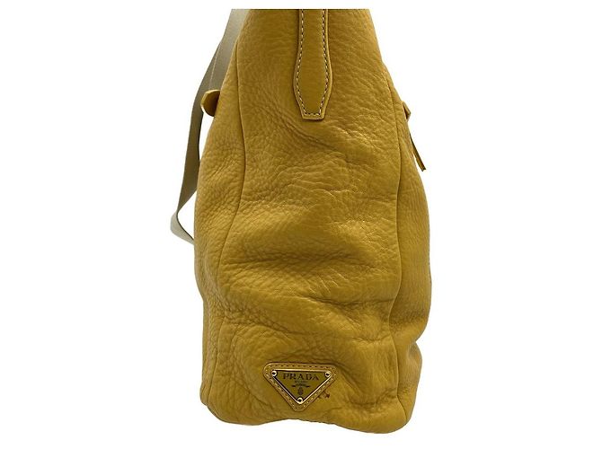 Prada Borsa a tracolla con tasca zip in pelle Vitello Daino Mustard - vista 12