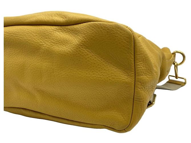 Prada Borsa a tracolla con tasca zip in pelle Vitello Daino Mustard - vista 6
