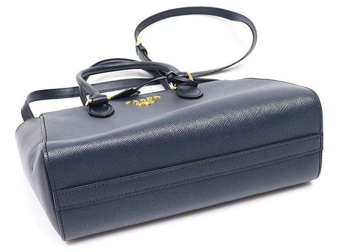 Prada Vitello Saffiano morbido blu navy con logo a lettere - vista 5