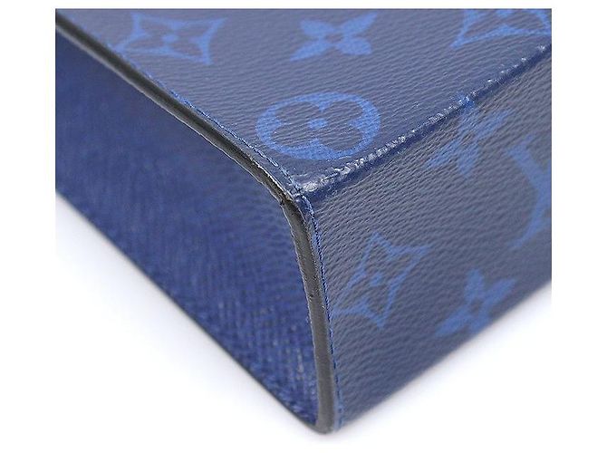 Louis Vuitton Pochette Voyage MM Clutch Pacific Blue Taigarama Monogram Eclipse Canvas - vista 6