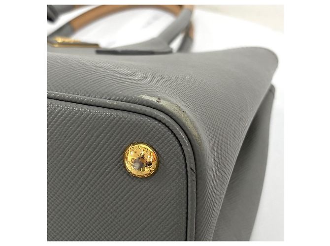 Prada Bolso Tote Doble de Saffiano Bolso de Hombro Medium - vista 11