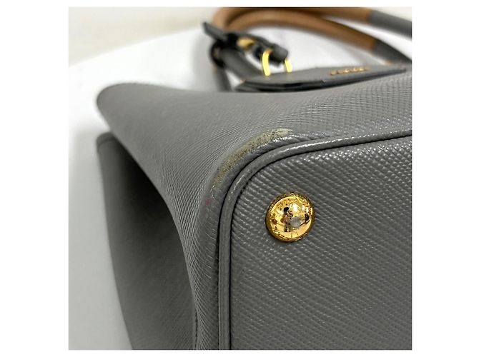 Prada Bolso Tote Doble de Saffiano Bolso de Hombro Medium - vista 12