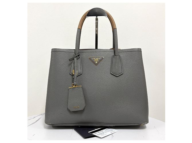 Prada Bolso Tote Doble de Saffiano Bolso de Hombro Medium - vista 4