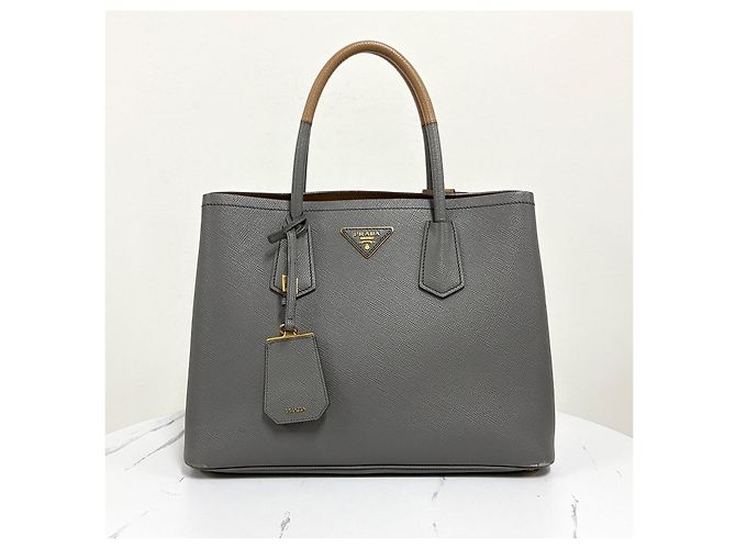 Prada Bolso Tote Doble de Saffiano Bolso de Hombro Medium - vista 5