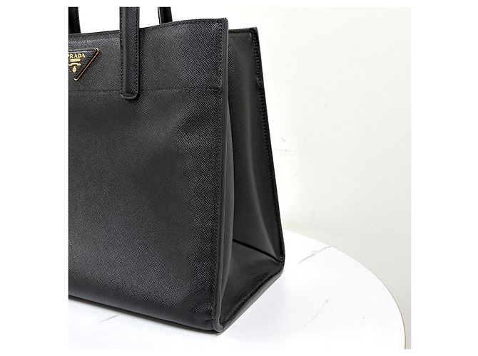 Prada Borsa Tote e Borsa a Tracolla in Saffiano con Logo Triangolare Nero - vista 11