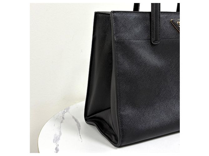 Prada Borsa Tote e Borsa a Tracolla in Saffiano con Logo Triangolare Nero - vista 12