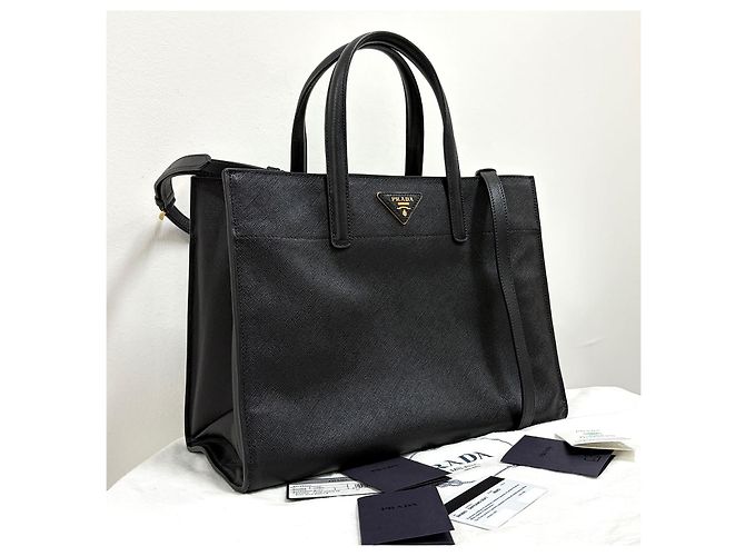 Prada Borsa Tote e Borsa a Tracolla in Saffiano con Logo Triangolare Nero - vista 6