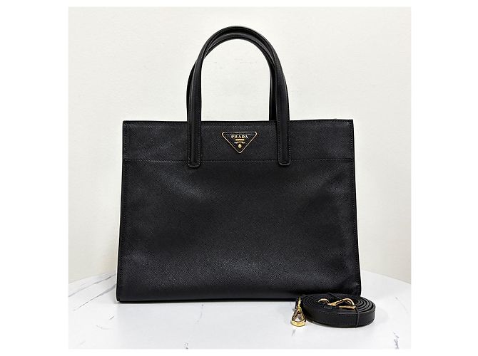 Prada Borsa Tote e Borsa a Tracolla in Saffiano con Logo Triangolare Nero - vista 8