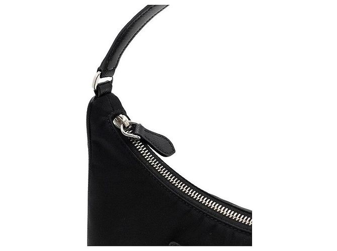 Prada Borsa Hobo Tote Re-Edition in Nylon Tessuto Nero - vista 12
