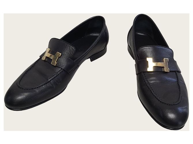 Hermès Mocassins Paris para mulher com logótipo dourado e preto - vista 3