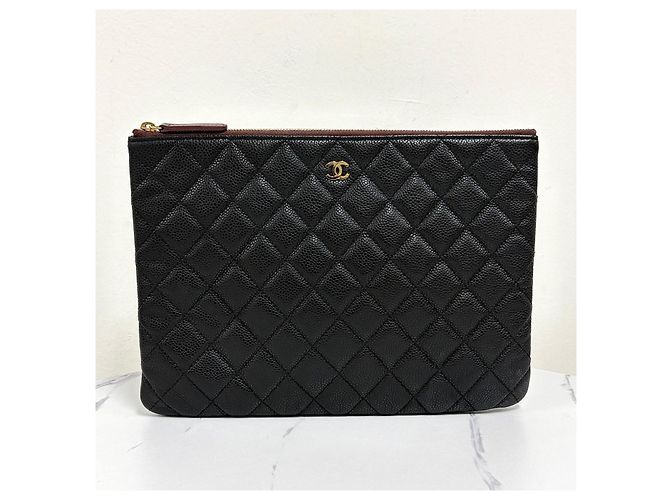 Chanel Borsa a Pochette Classic Caviar Black Medium - vista 2