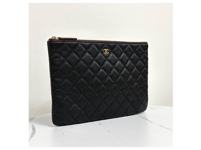 Chanel Borsa a Pochette Classic Caviar Black Medium - vista 3
