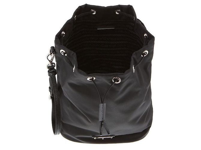 Prada Borsa Secchiello in Re-Nylon con Logo Triangolare - vista 7