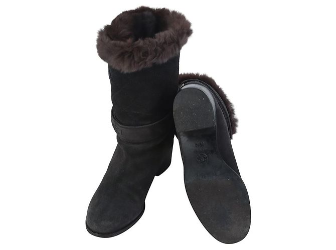 Chanel Quilted Suede Shearling Ankle Boots Size - view 7