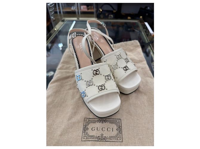 Gucci Interlocking Stud Sandals - view 10