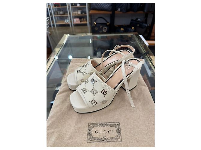 Gucci Interlocking Stud Sandals - view 7