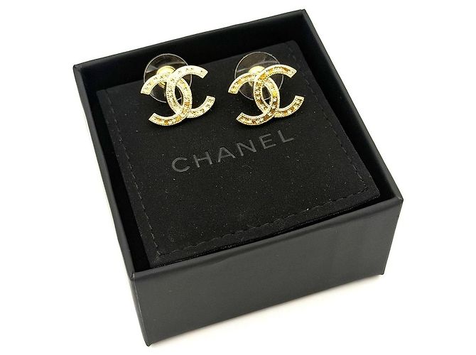 Chanel Orecchini Classic con logo CC tono oro Years - vista 2