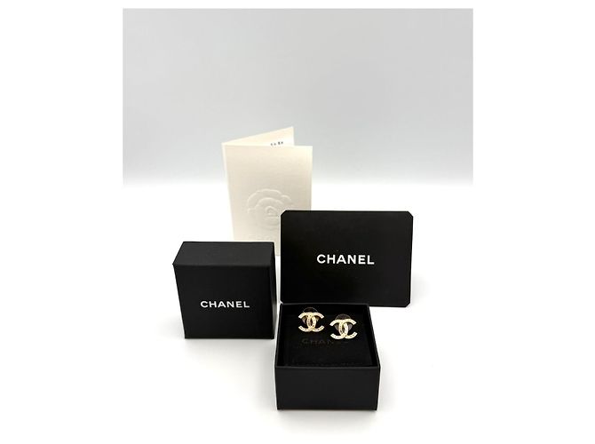 Chanel Orecchini Classic con logo CC tono oro Years - vista 4